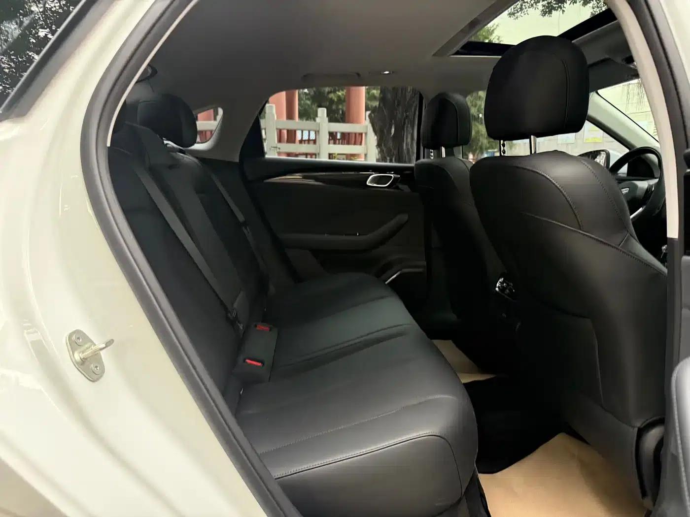Geely Emgrand 2026 5th Generation 1.5T DCT Premium Edition — миниатюра 16