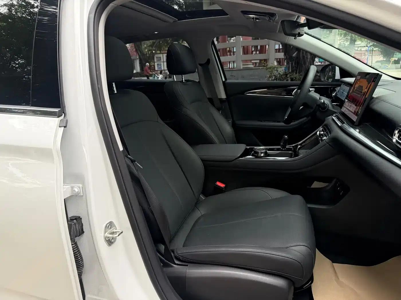 Geely Emgrand 2026 5th Generation 1.5T DCT Premium Edition — миниатюра 17