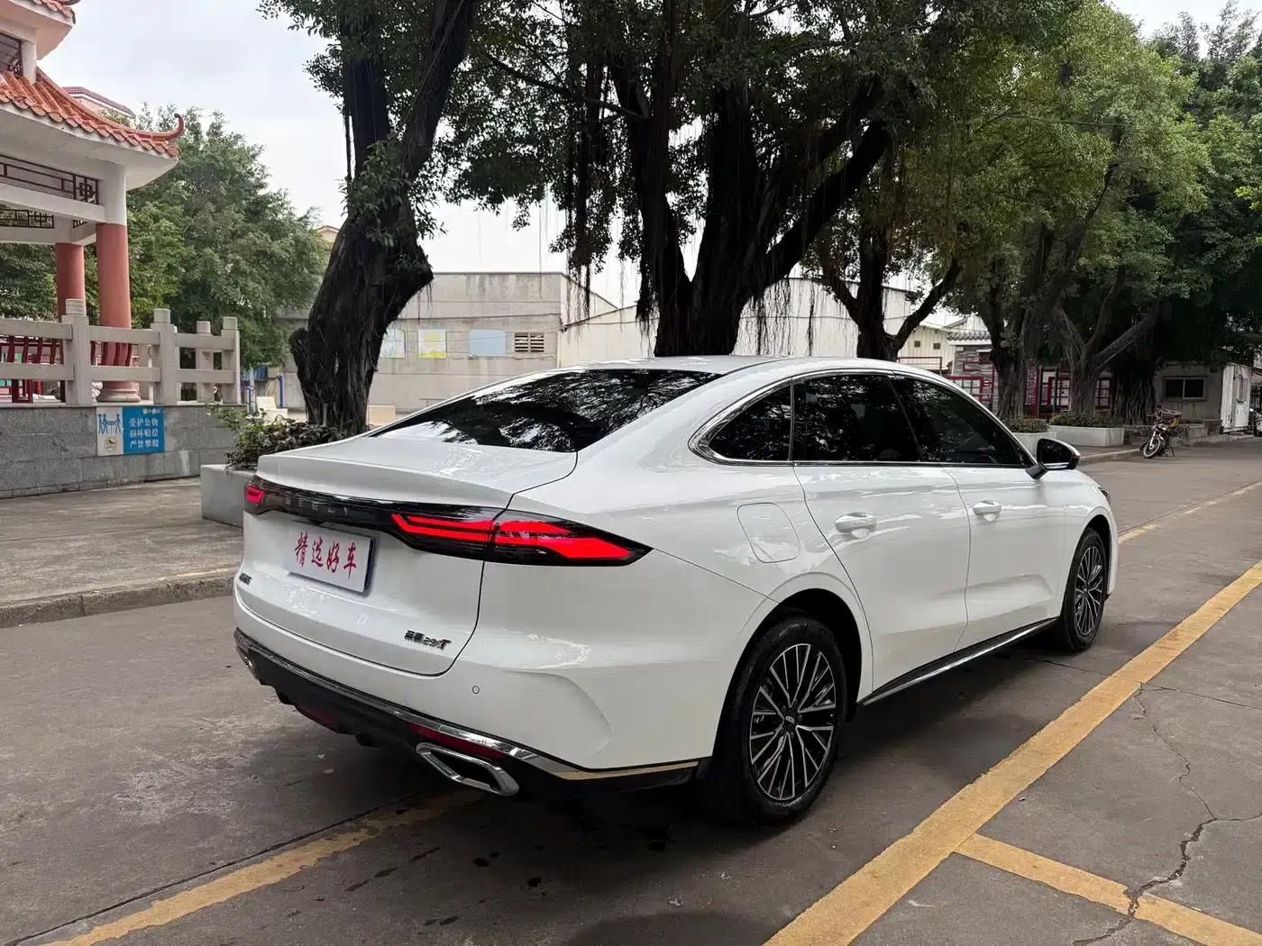 Geely Emgrand 2026 5th Generation 1.5T DCT Premium Edition — миниатюра 3