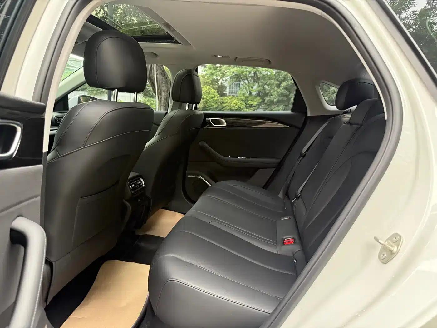 Geely Emgrand 2026 5th Generation 1.5T DCT Premium Edition — миниатюра 8