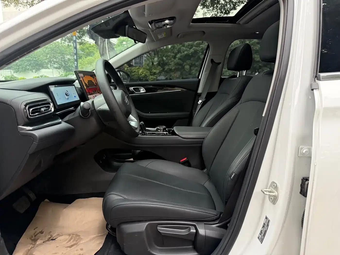 Geely Emgrand 2026 5th Generation 1.5T DCT Premium Edition — миниатюра 10