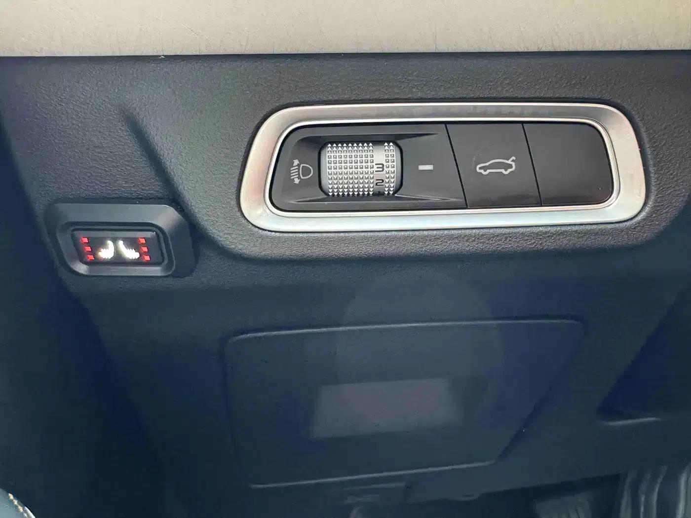 Geely Emgrand 2022 4th Generation 1.5L CVT Premium — миниатюра 11