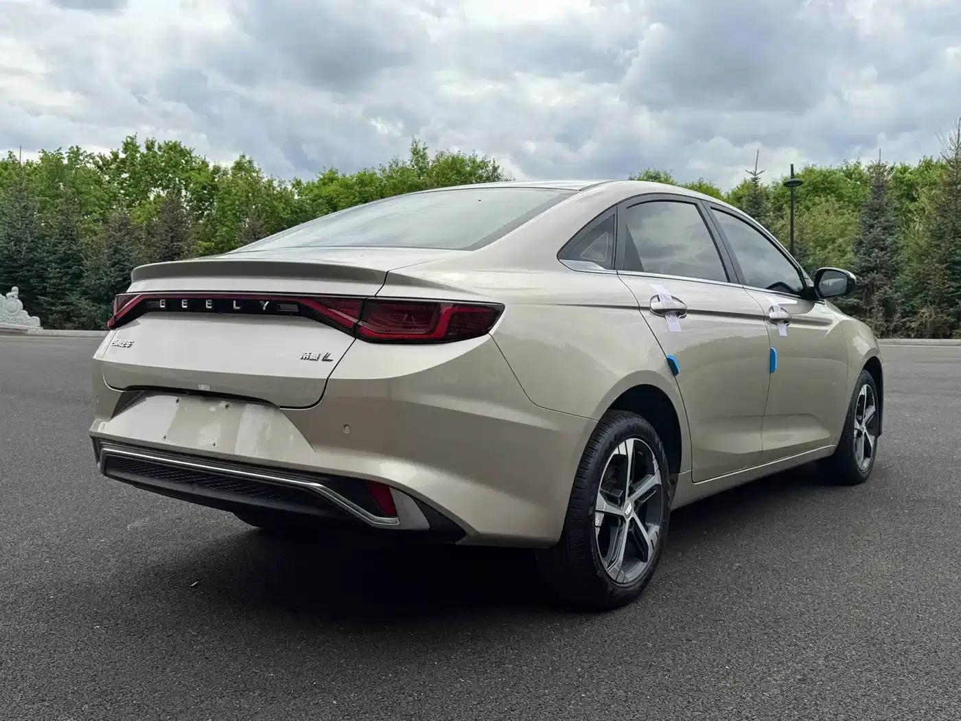 Geely Emgrand 2022 4th Generation 1.5L CVT Premium — миниатюра 6