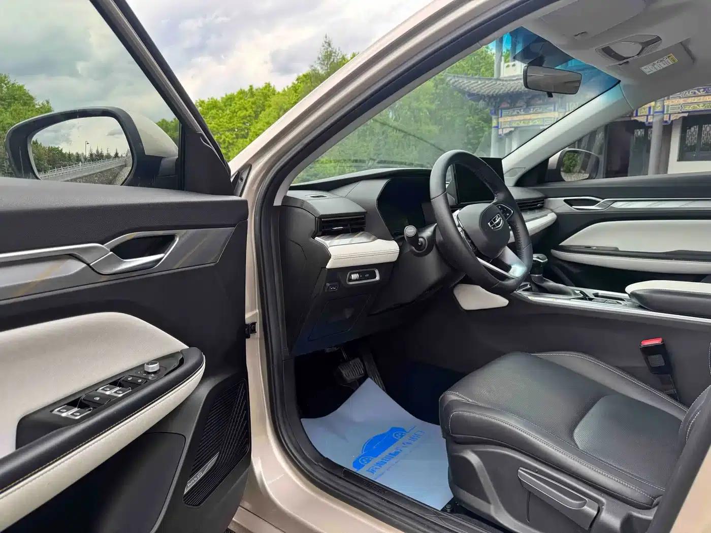 Geely Emgrand 2022 4th Generation 1.5L CVT Premium — миниатюра 7