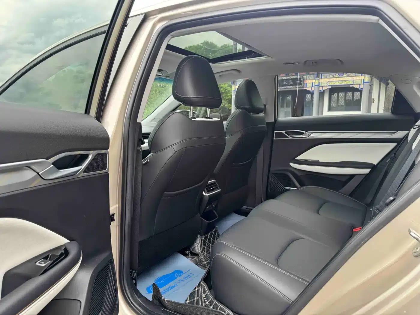 Geely Emgrand 2022 4th Generation 1.5L CVT Premium — миниатюра 8