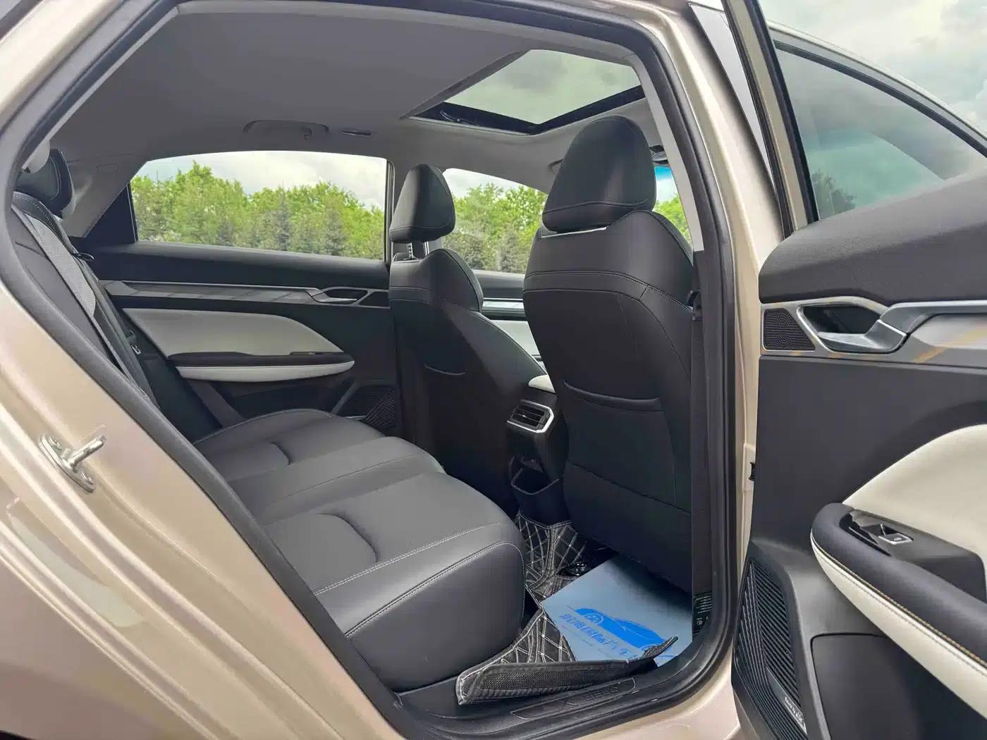 Geely Emgrand 2022 4th Generation 1.5L CVT Premium — миниатюра 9