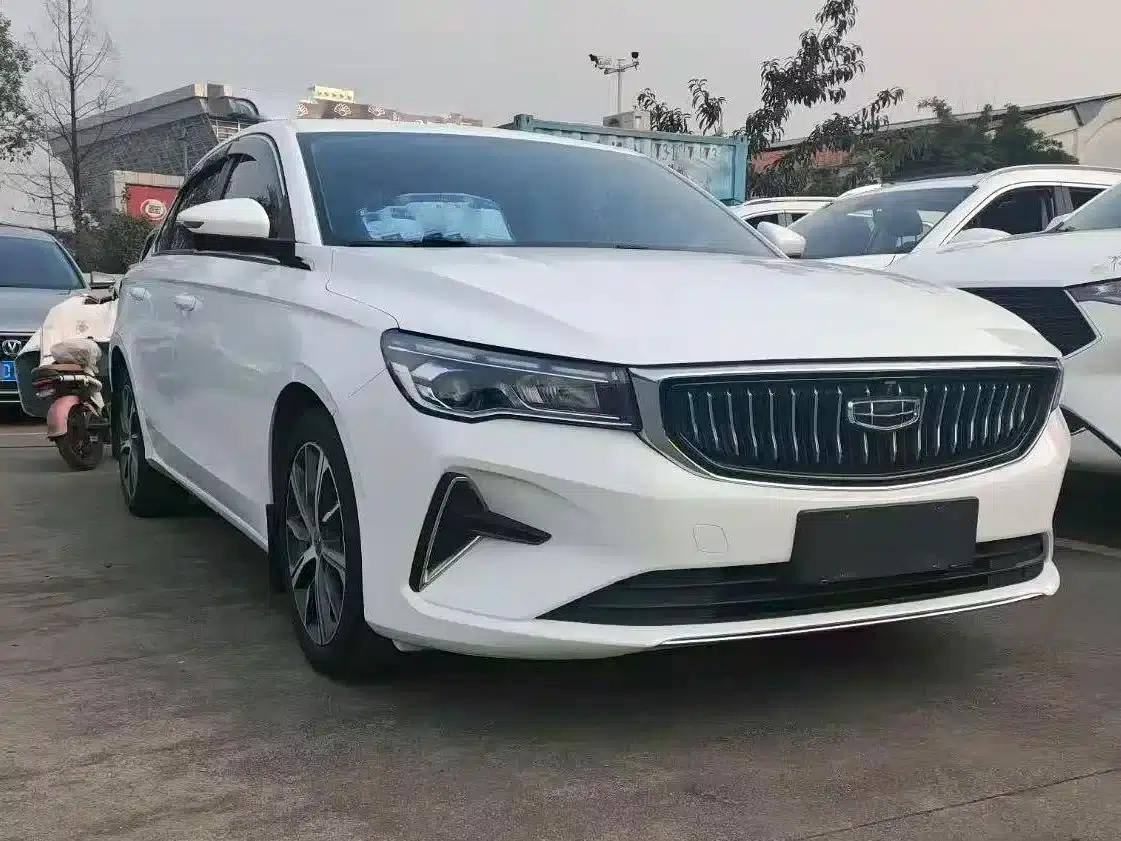 Geely Emgrand 2022 4th Generation 1.5L CVT Luxury Edition — миниатюра 3