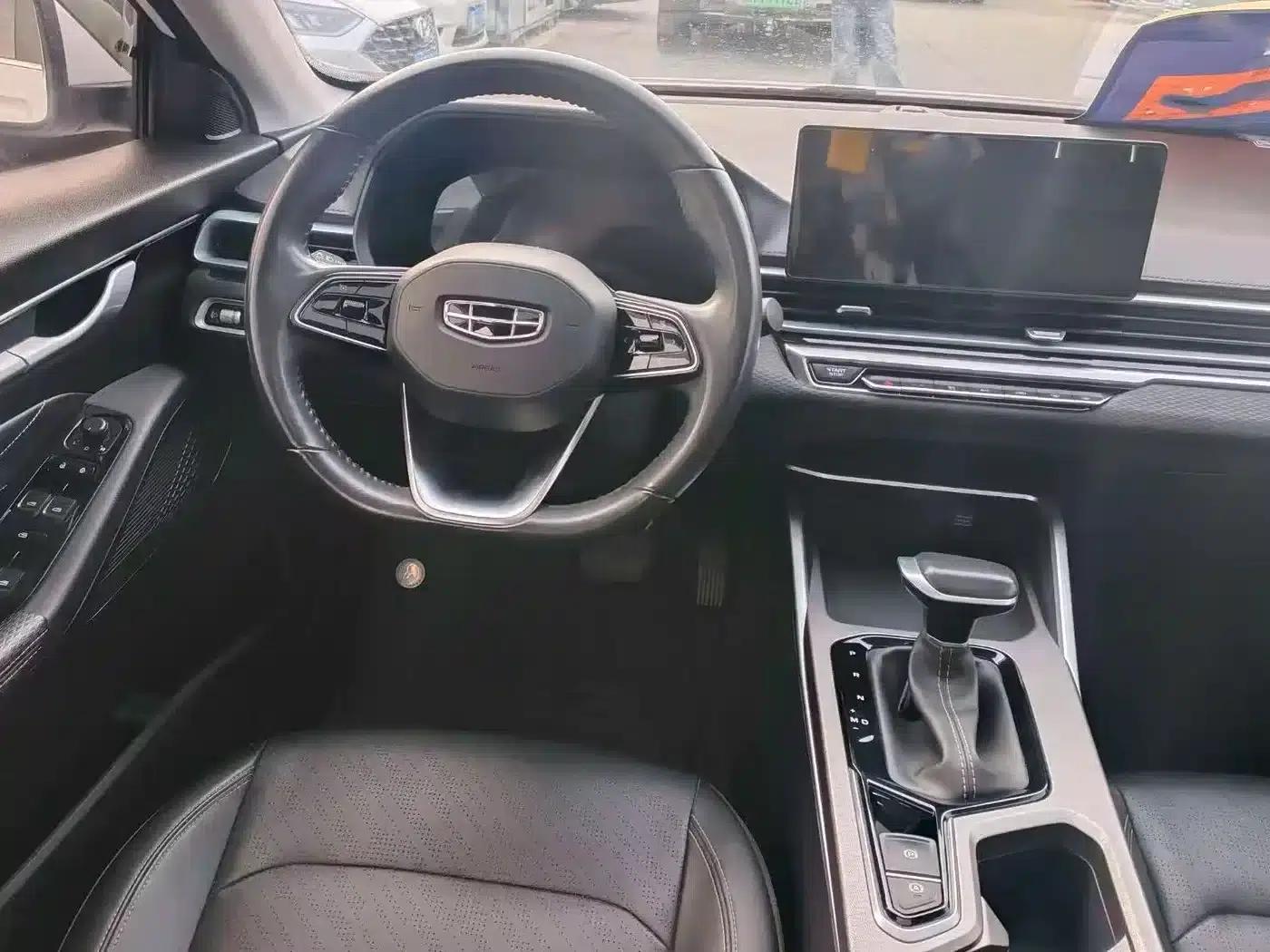 Geely Emgrand 2022 4th Generation 1.5L CVT Luxury Edition — миниатюра 7
