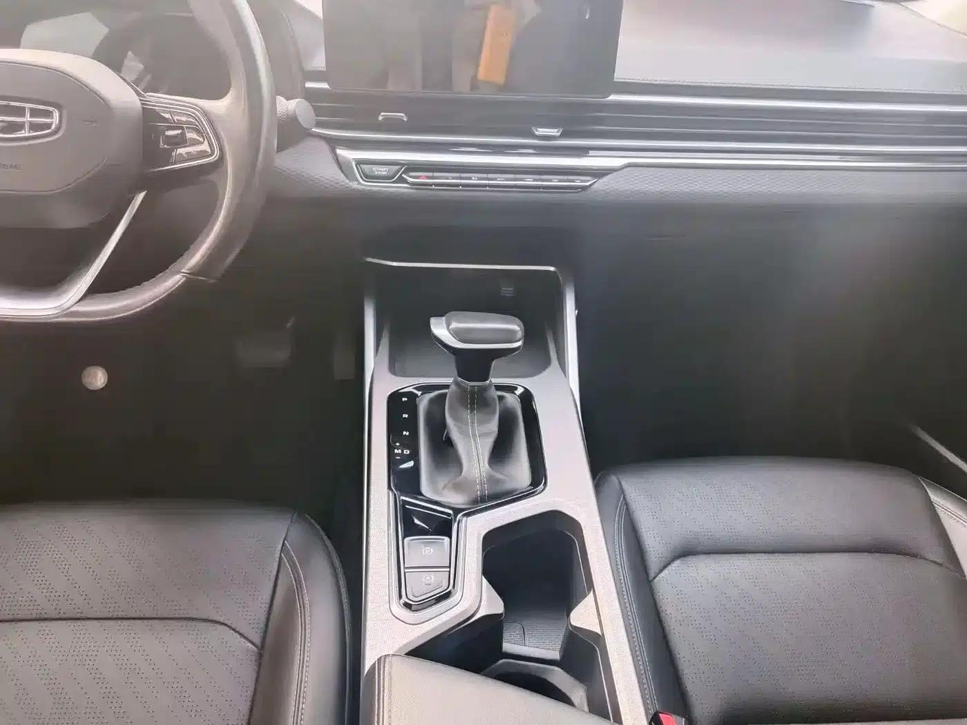 Geely Emgrand 2022 4th Generation 1.5L CVT Luxury Edition — миниатюра 8