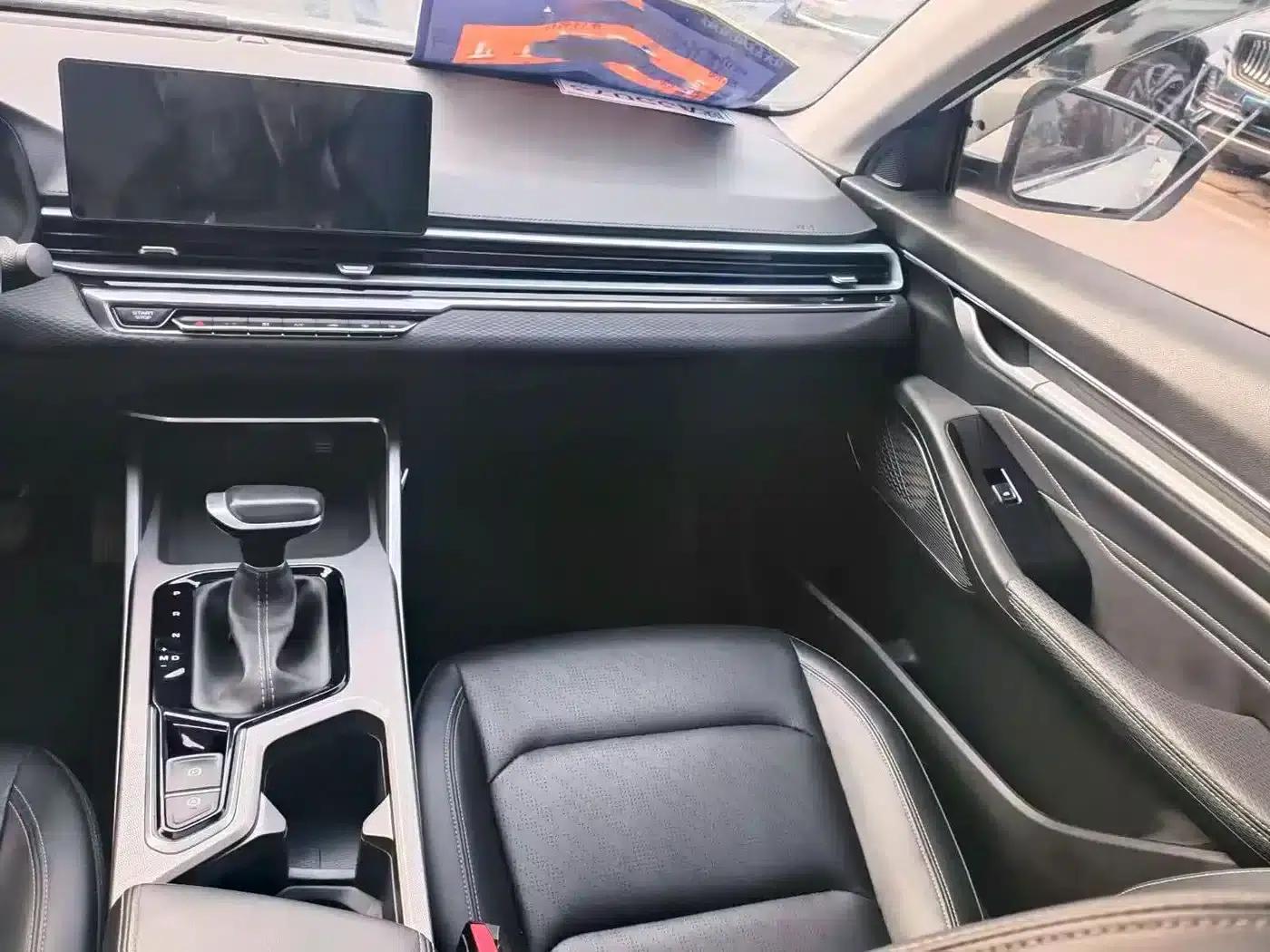 Geely Emgrand 2022 4th Generation 1.5L CVT Luxury Edition — миниатюра 10