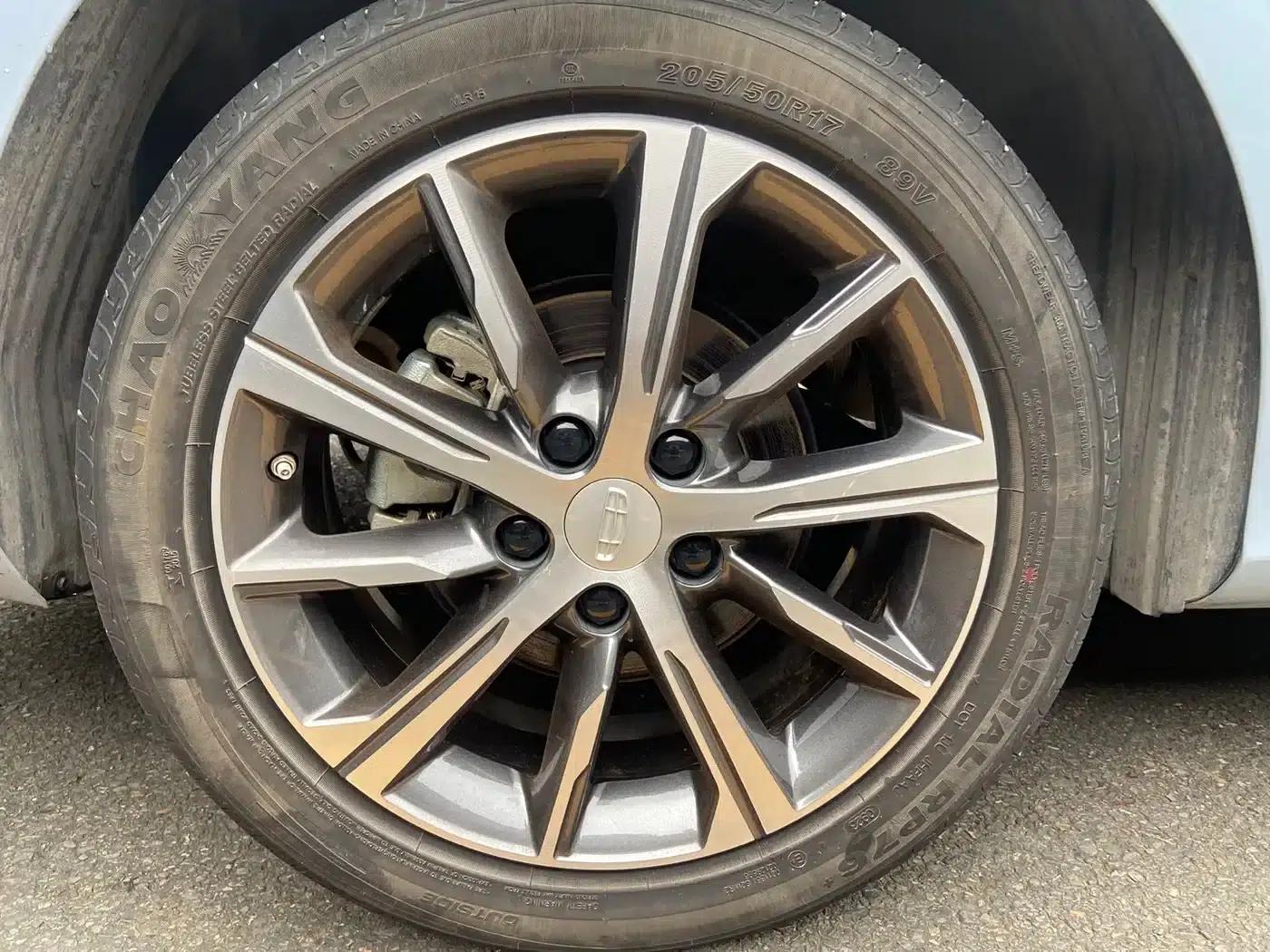 Geely Emgrand 2023 4th Generation Champion Edition 1.5L CVT Flagship Model — миниатюра 12