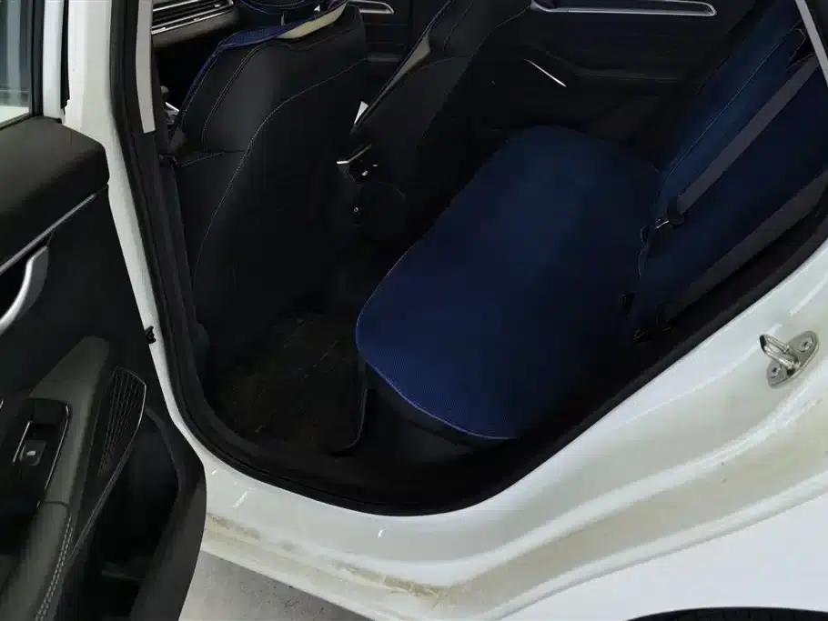 Geely Emgrand 2023 4th Generation Champion Edition 1.5L CVT Luxury — миниатюра 11