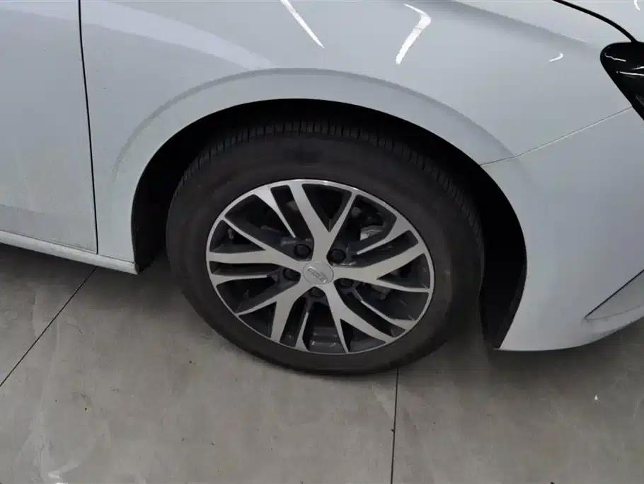 Geely Emgrand 2023 4th Generation Champion Edition 1.5L CVT Luxury — миниатюра 6