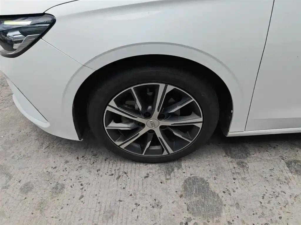 Geely Emgrand 2022 4th Generation 1.5L CVT Premium — миниатюра 23