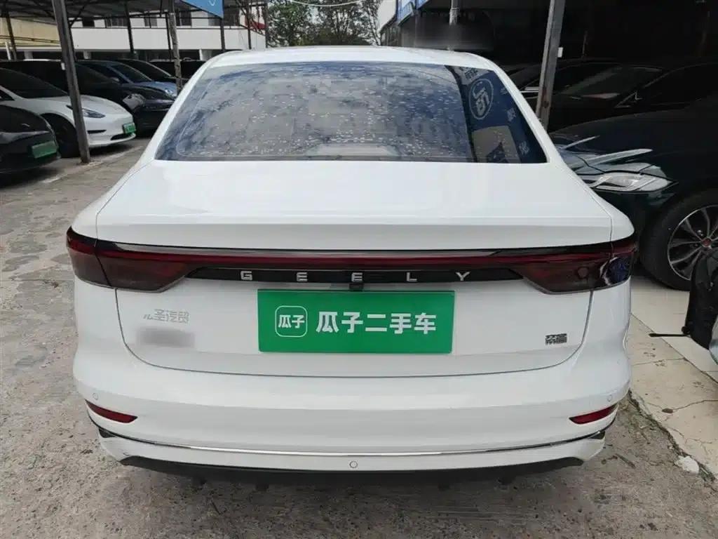 Geely Emgrand 2022 4th Generation 1.5L CVT Premium — миниатюра 6