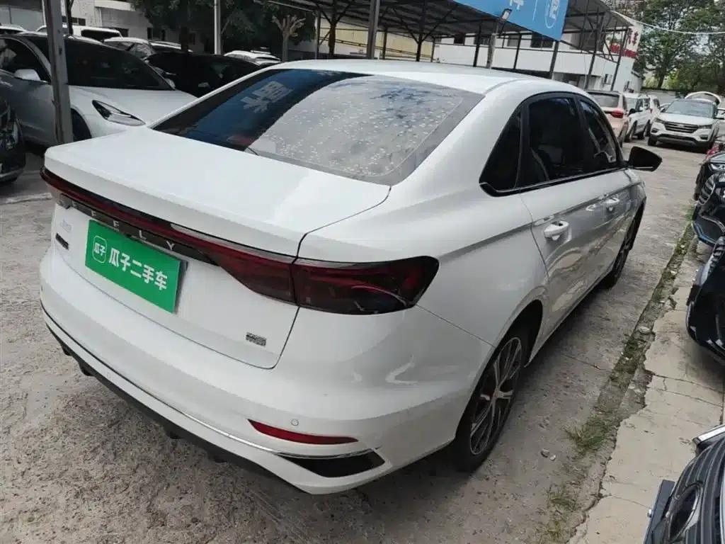 Geely Emgrand 2022 4th Generation 1.5L CVT Premium — миниатюра 7