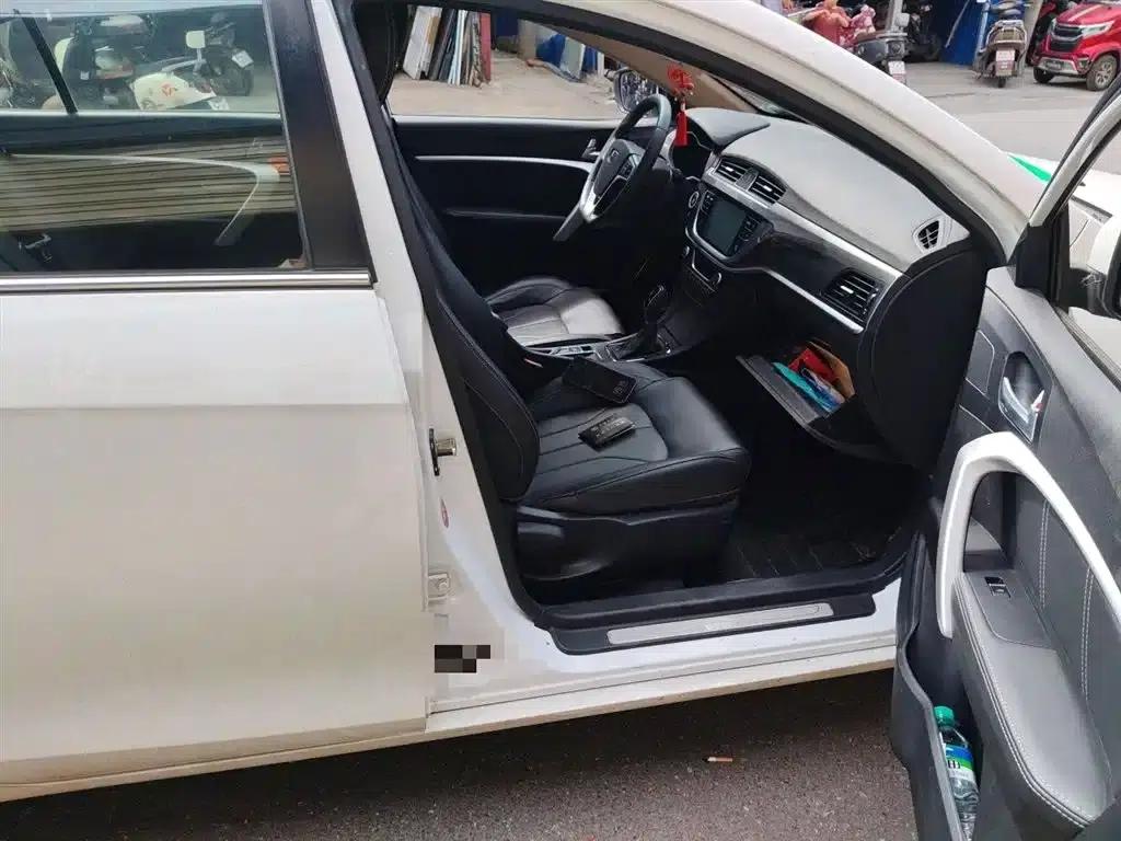 Geely Emgrand 2017 Sedan Million Edition 1.5L CVT Upward Connected Version — миниатюра 20