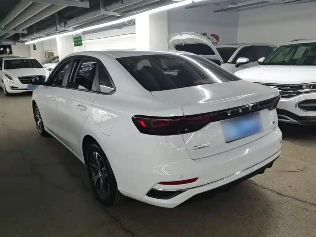 Geely Emgrand 2023 4th Generation Champion Edition 1.5L CVT Luxury — миниатюра 5