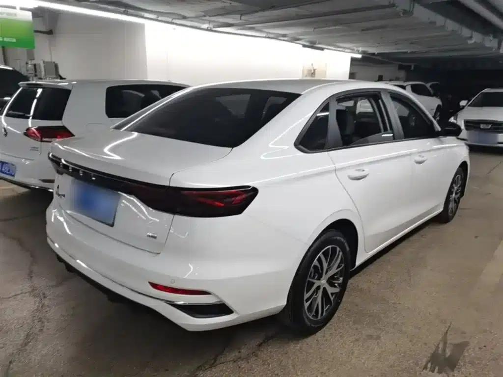 Geely Emgrand 2023 4th Generation Champion Edition 1.5L CVT Luxury — миниатюра 7