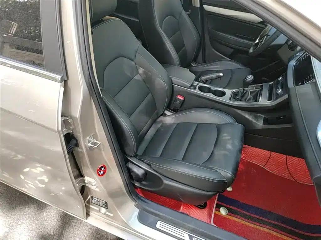 Geely Emgrand 2018 1.5L Manual Upward Connected Edition — миниатюра 25