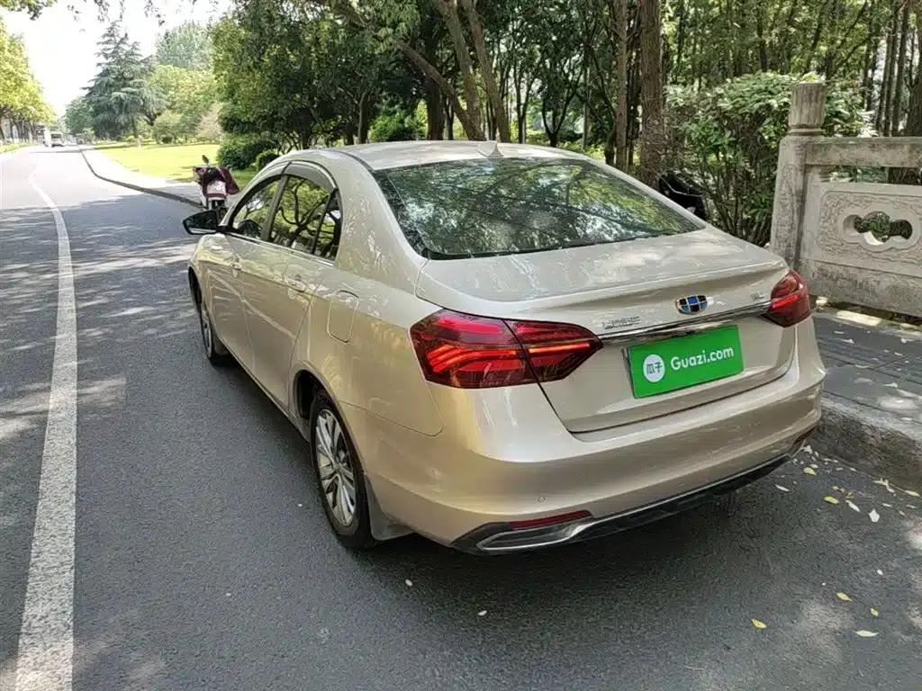 Geely Emgrand 2018 1.5L Manual Upward Connected Edition — миниатюра 5