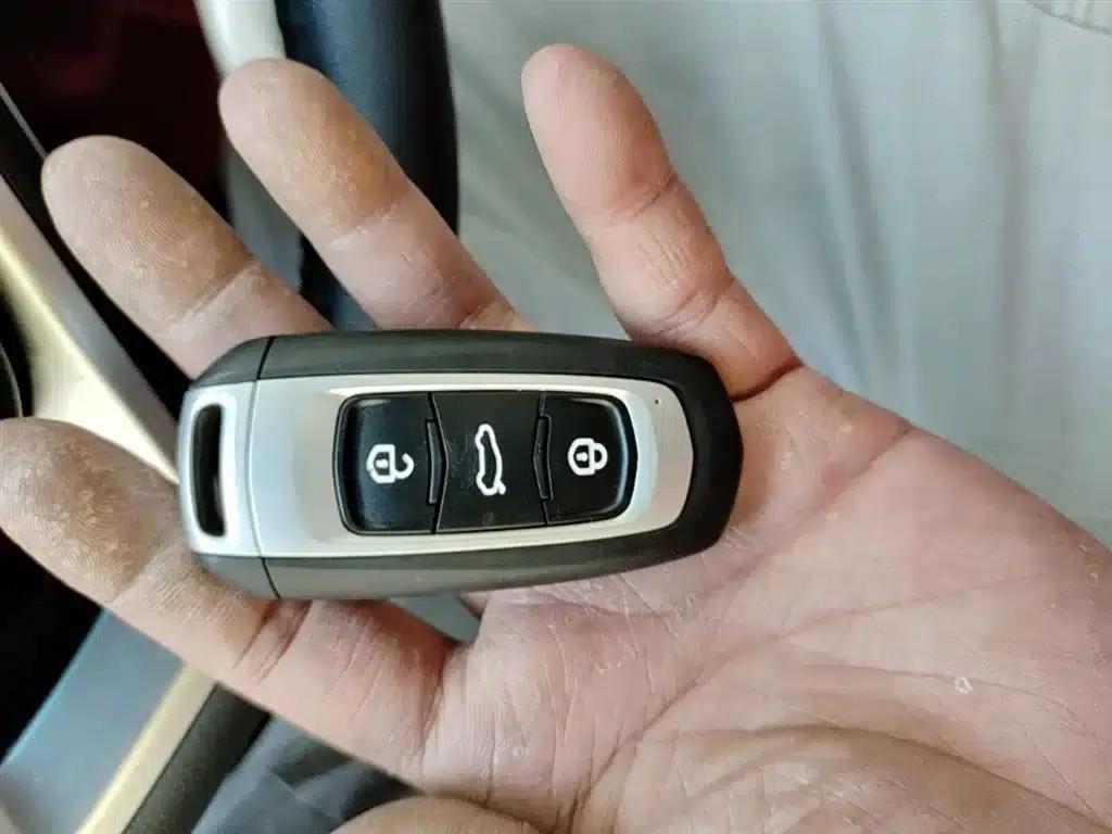 Geely Emgrand 2018 1.5L Manual Upward Connected Edition — миниатюра 9