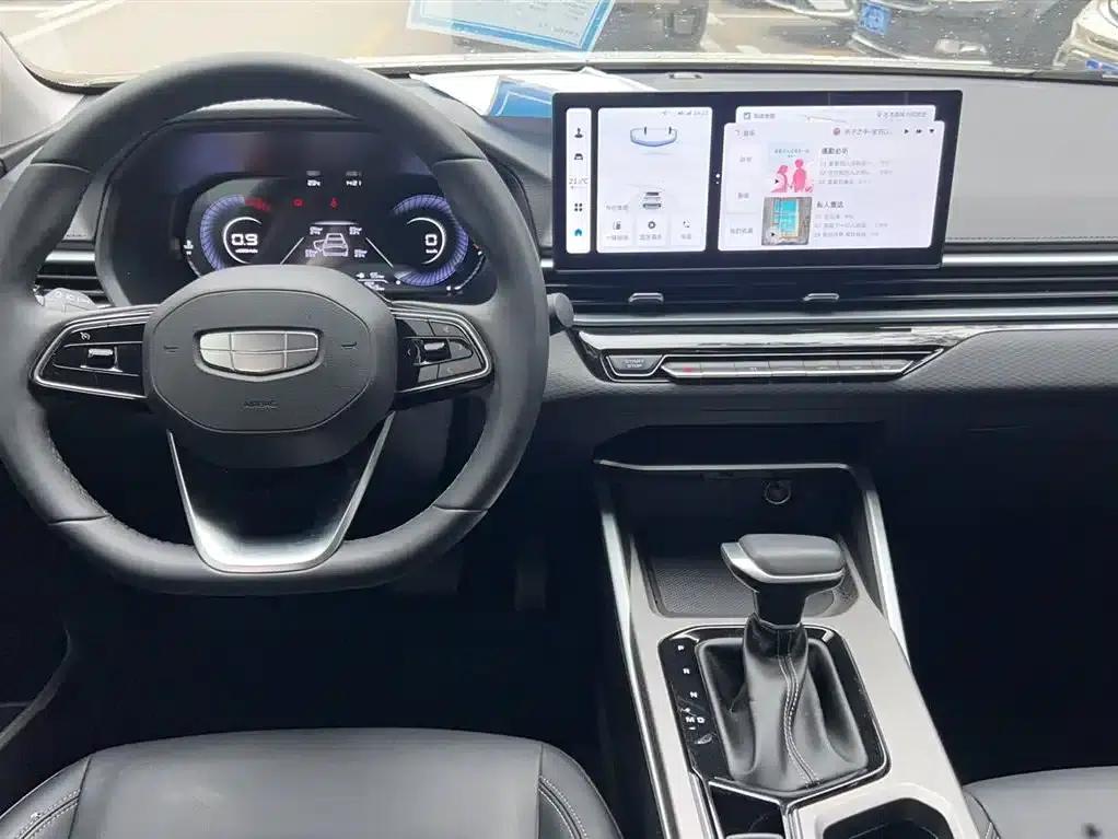 Geely Emgrand 2025 4th Generation 1.5L CVT Dragon Edition — миниатюра 19