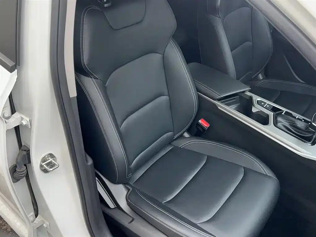 Geely Emgrand 2025 4th Generation 1.5L CVT Dragon Edition — миниатюра 4