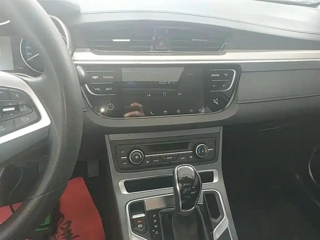 Geely Emgrand 2020 1.5L CVT Luxury Edition — миниатюра 13