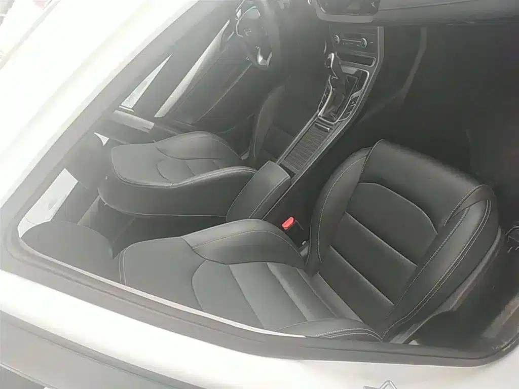 Geely Emgrand 2020 1.5L CVT Luxury Edition — миниатюра 25