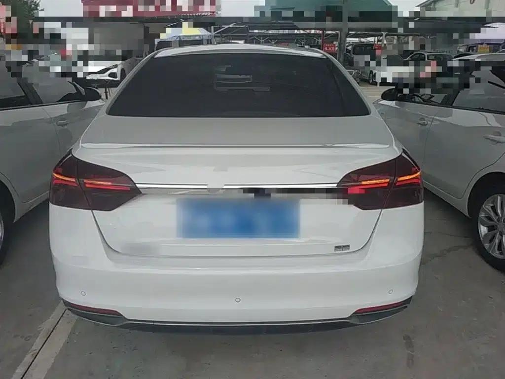Geely Emgrand 2020 1.5L CVT Luxury Edition — миниатюра 6