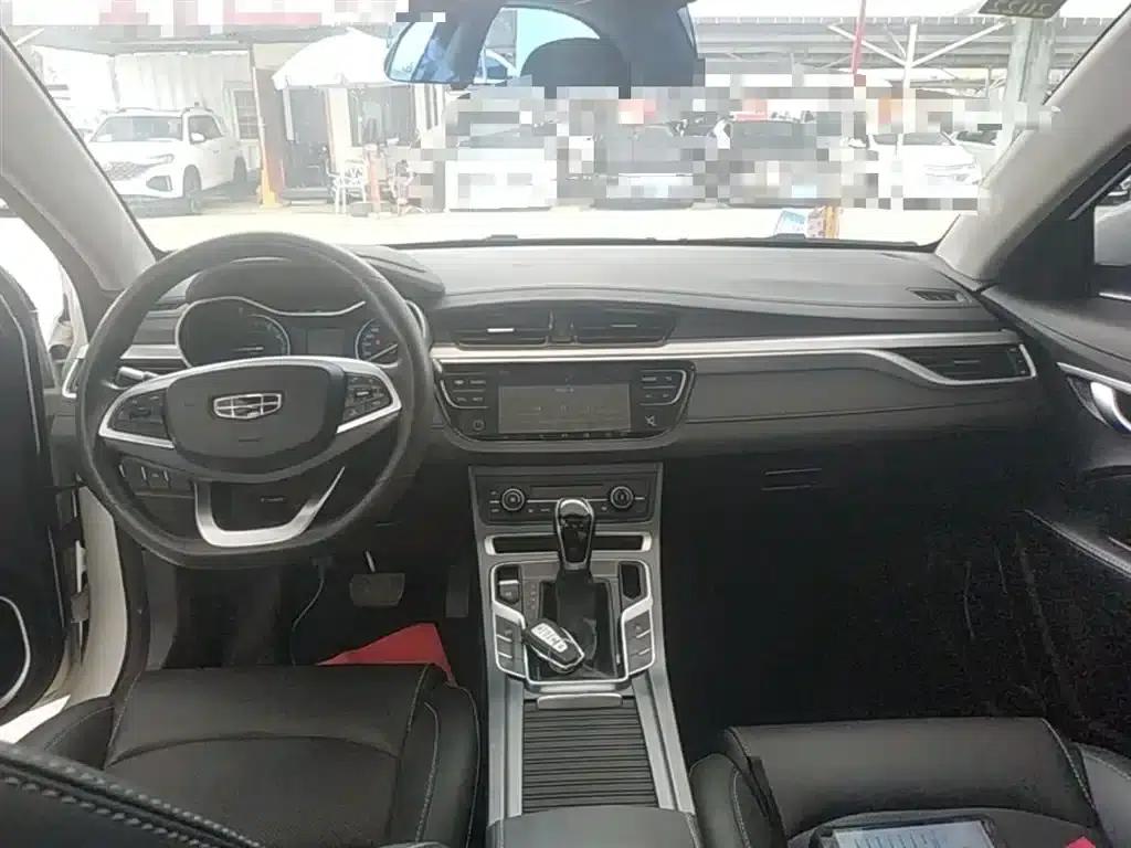Geely Emgrand 2020 1.5L CVT Luxury Edition — миниатюра 10