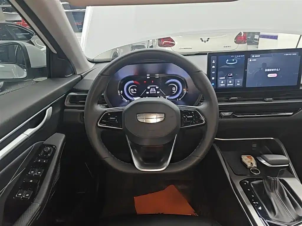 Geely Emgrand 2025 4th Generation 1.5L CVT Premium — миниатюра 11