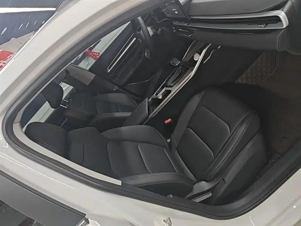 Geely Emgrand 2025 4th Generation 1.5L CVT Premium — миниатюра 25