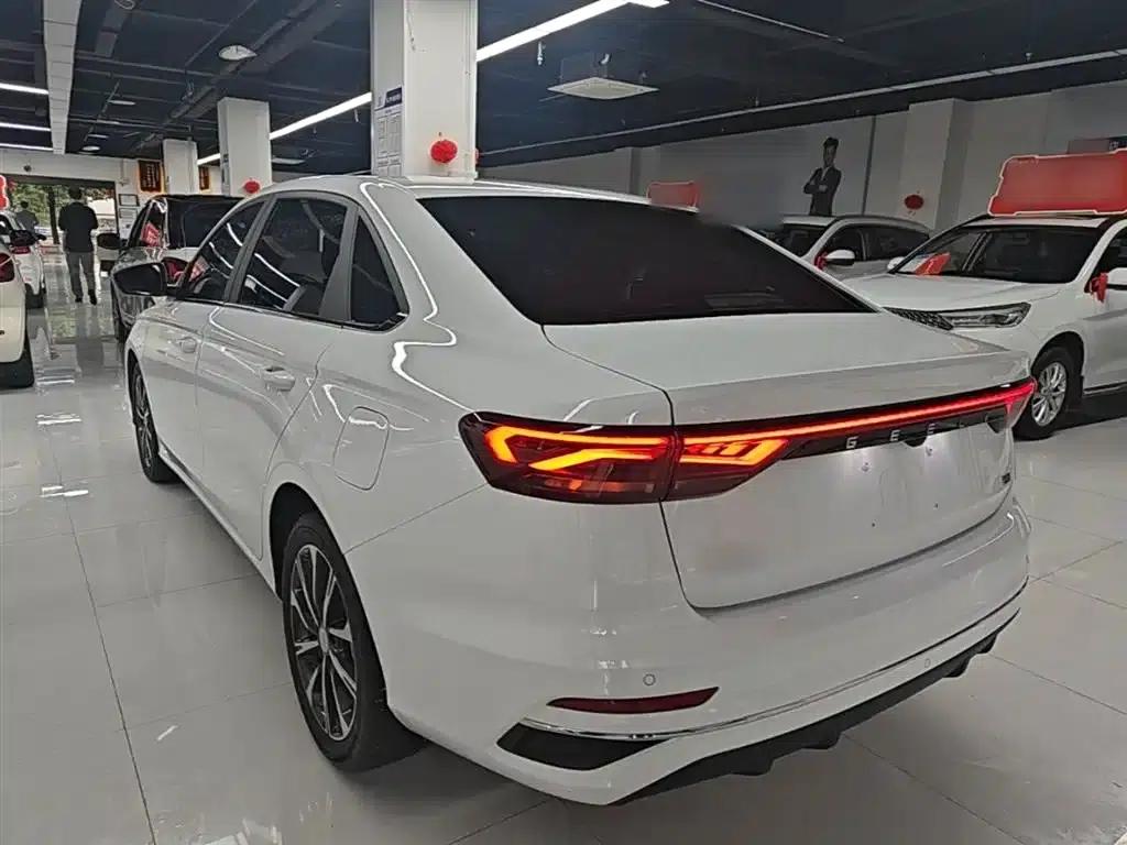 Geely Emgrand 2025 4th Generation 1.5L CVT Premium — миниатюра 5