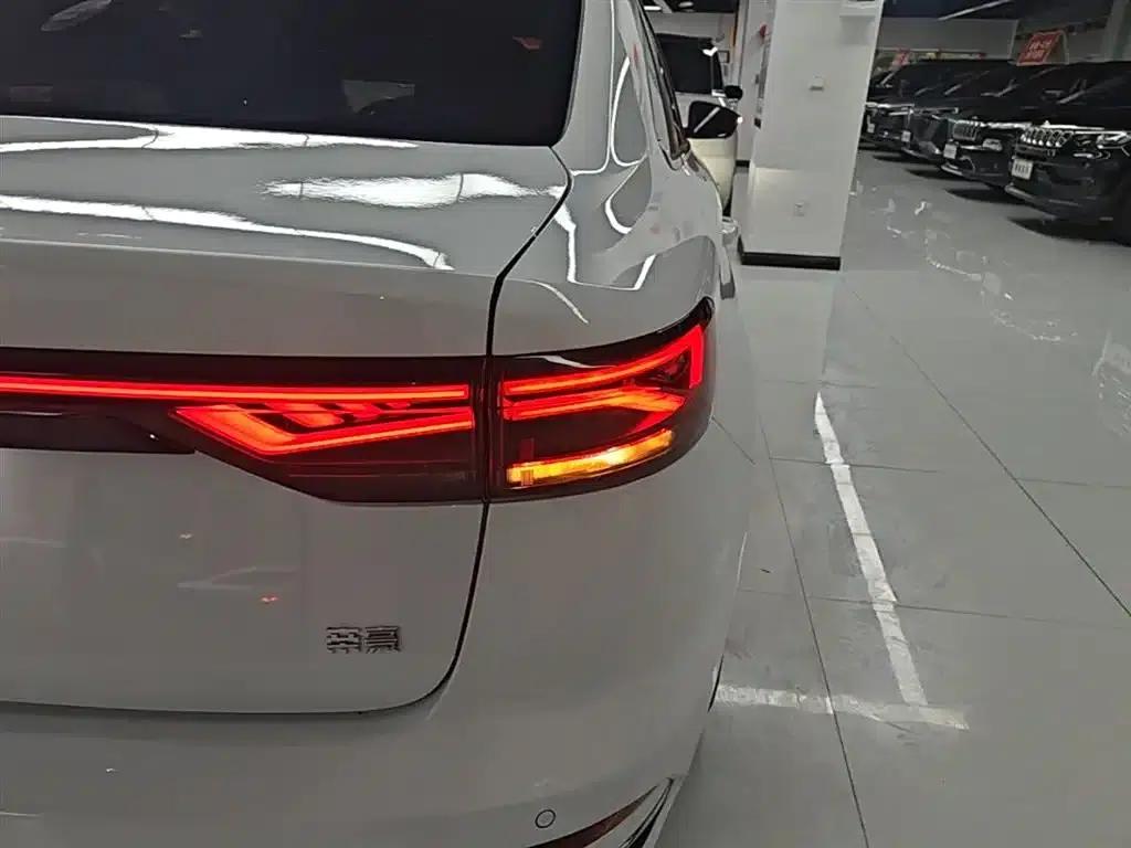 Geely Emgrand 2025 4th Generation 1.5L CVT Premium — миниатюра 8