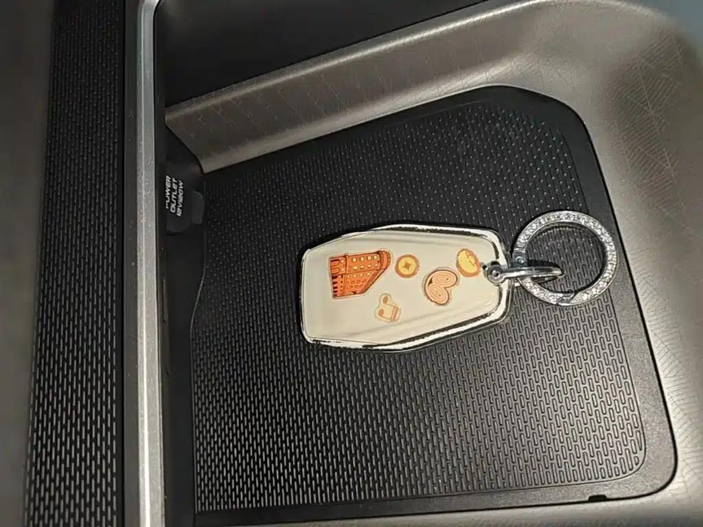 Geely Emgrand 2025 4th Generation 1.5L CVT Premium — миниатюра 9