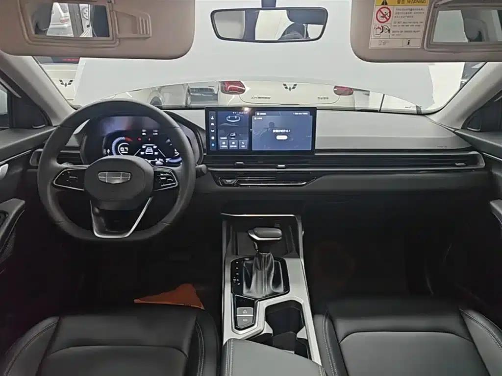 Geely Emgrand 2025 4th Generation 1.5L CVT Premium — миниатюра 10