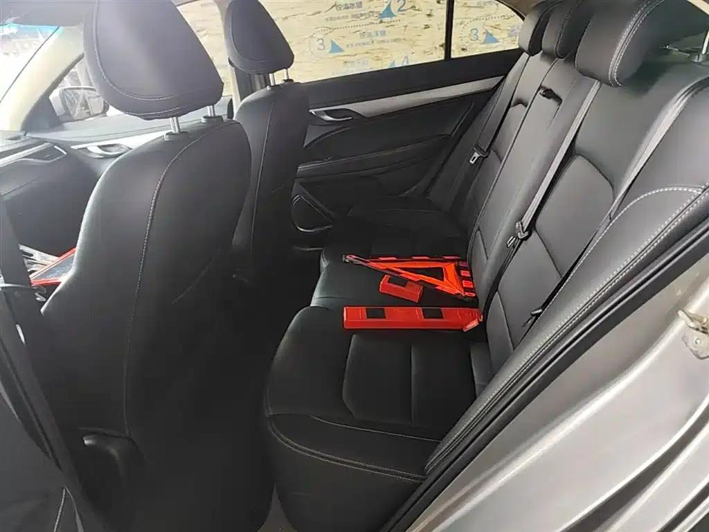 Geely Emgrand 2018 1.5L CVT Upward Connected Edition — миниатюра 17