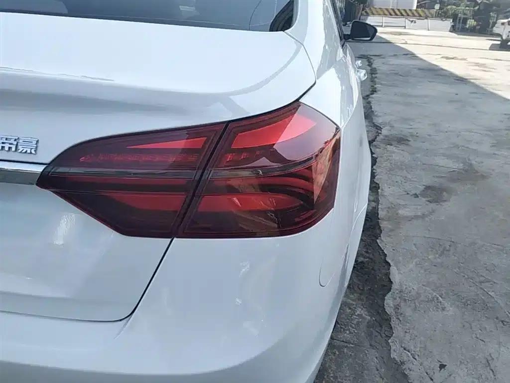 Geely Emgrand 2018 1.5L CVT Upward Connected Edition — миниатюра 8