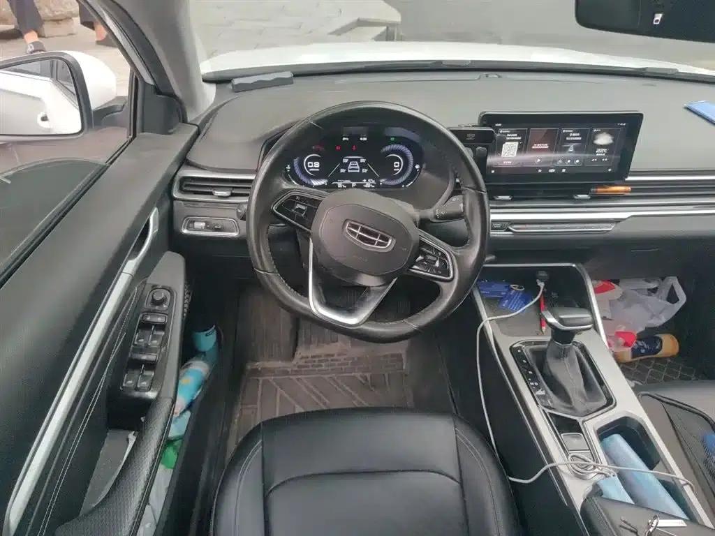 Geely Emgrand 2022 4th Generation 1.5L CVT Premium — миниатюра 3