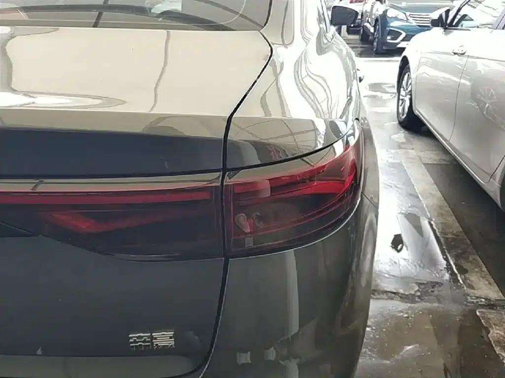 Geely Emgrand 2022 4th Generation 1.5L CVT Premium — миниатюра 8