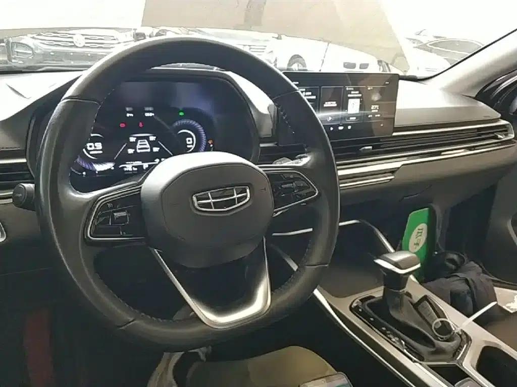 Geely Emgrand 2022 4th Generation 1.5L CVT Premium — миниатюра 10