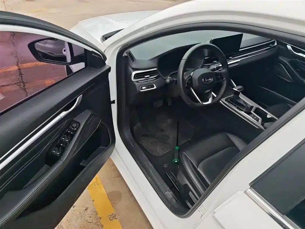 Geely Emgrand 2022 4th Generation 1.5L CVT Premium — миниатюра 16