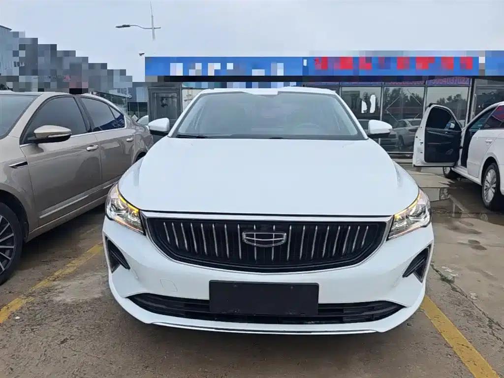 Geely Emgrand 2022 4th Generation 1.5L CVT Premium — миниатюра 3