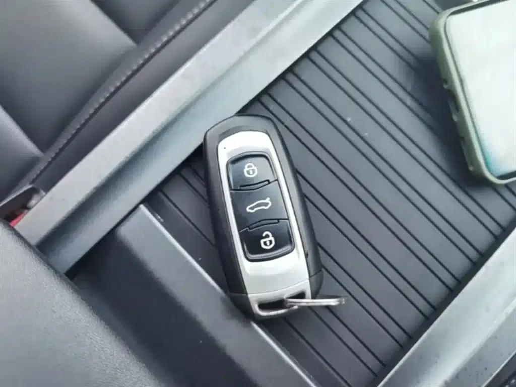 Geely Emgrand 2018 1.5L CVT Upward Connected Edition — миниатюра 9