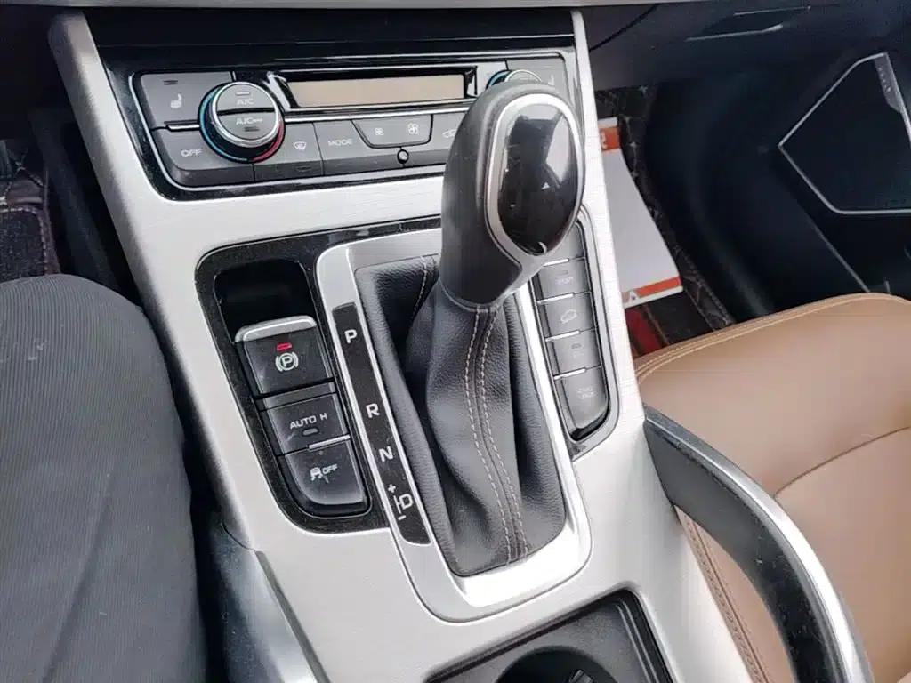 Geely Boyue 2016 1.8TD Automatic 4WD Supreme Edition — миниатюра 14