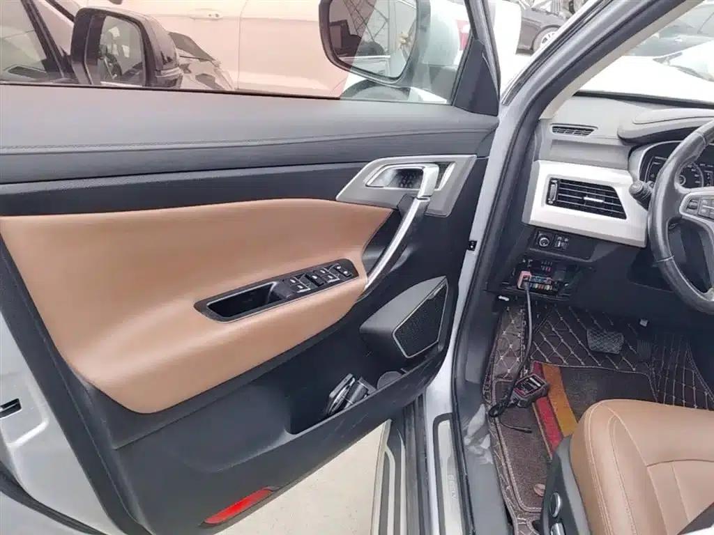 Geely Boyue 2016 1.8TD Automatic 4WD Supreme Edition — миниатюра 16
