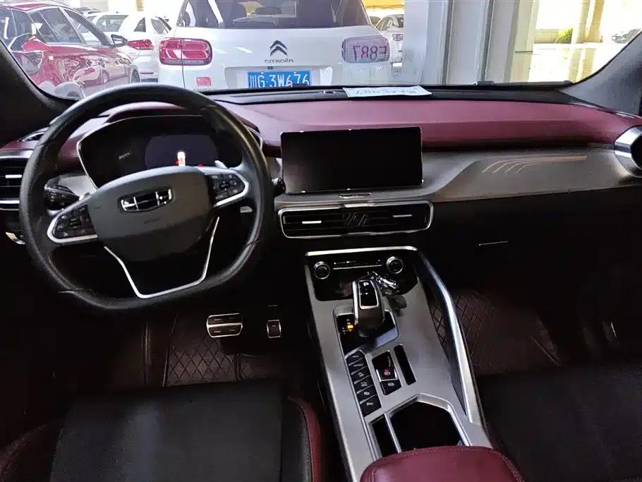 Geely Binyue 2020 PRO 260T DCT Battle — миниатюра 12