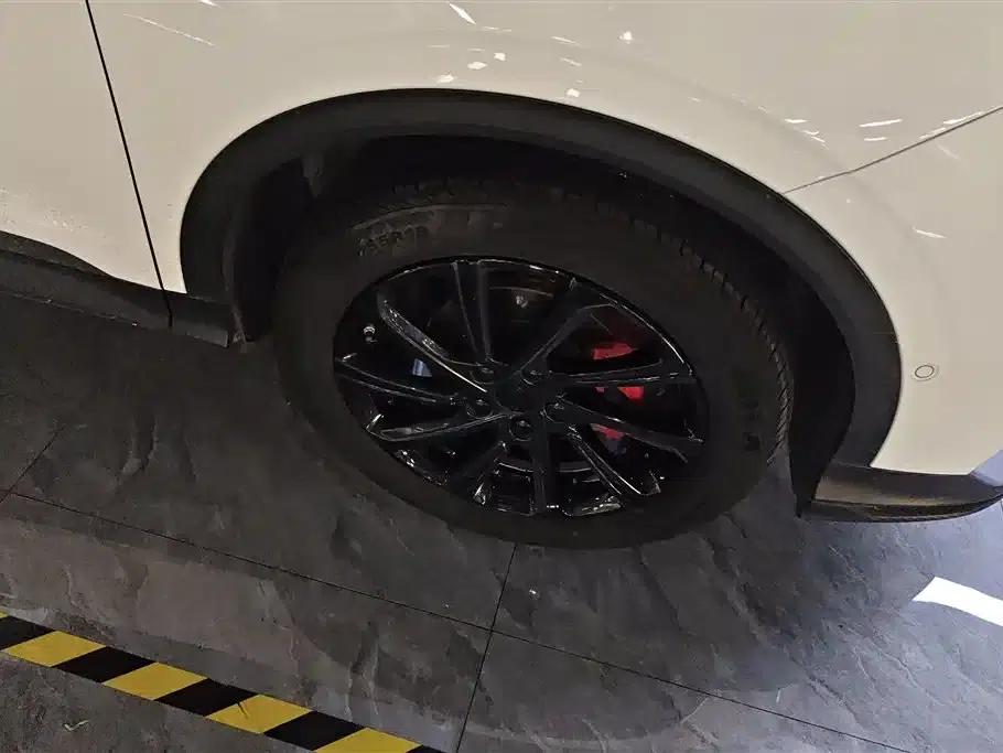 Geely Binyue 2020 PRO 260T DCT Battle — миниатюра 6